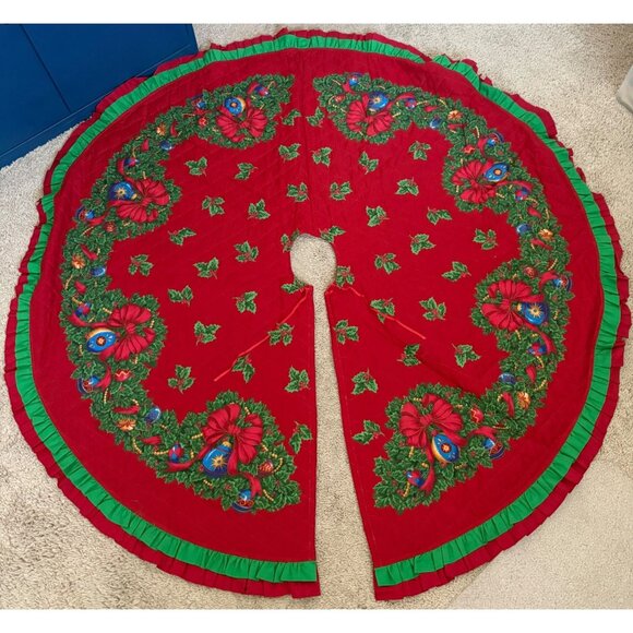 Christmas Tree Skirt Quilted Design Ruffled Edges Holly Red Green 60" 5 ft - Picture 1 of 6